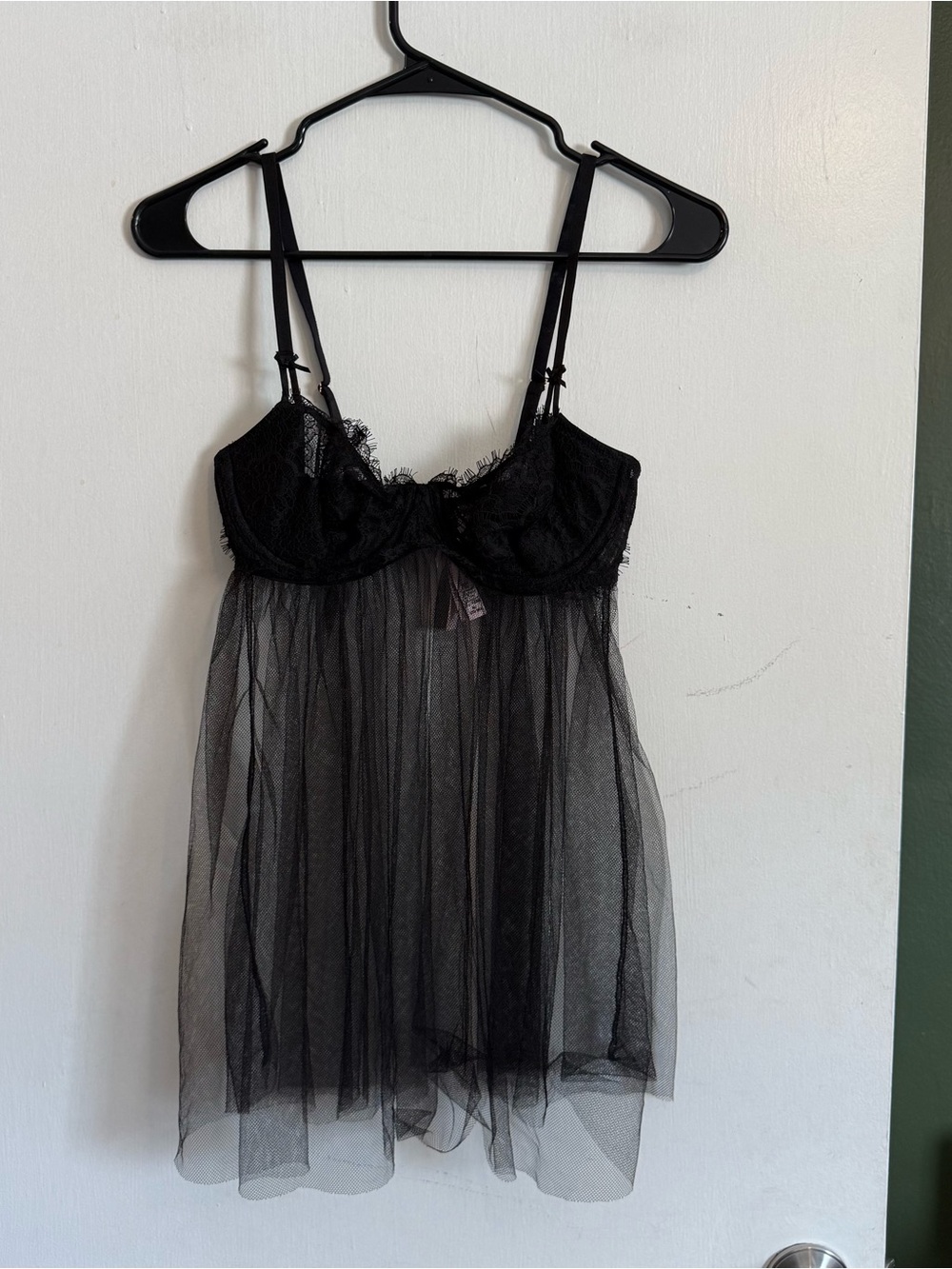 NWT Victoria’s Secret black lace bra and mesh babydoll lingerie top size medium